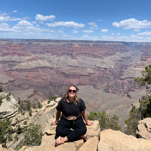 Meet your Posher, Kelsey - Picture 2 of 3